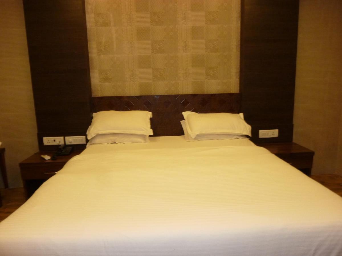 Hotel Orient Palace 孟买 外观 照片